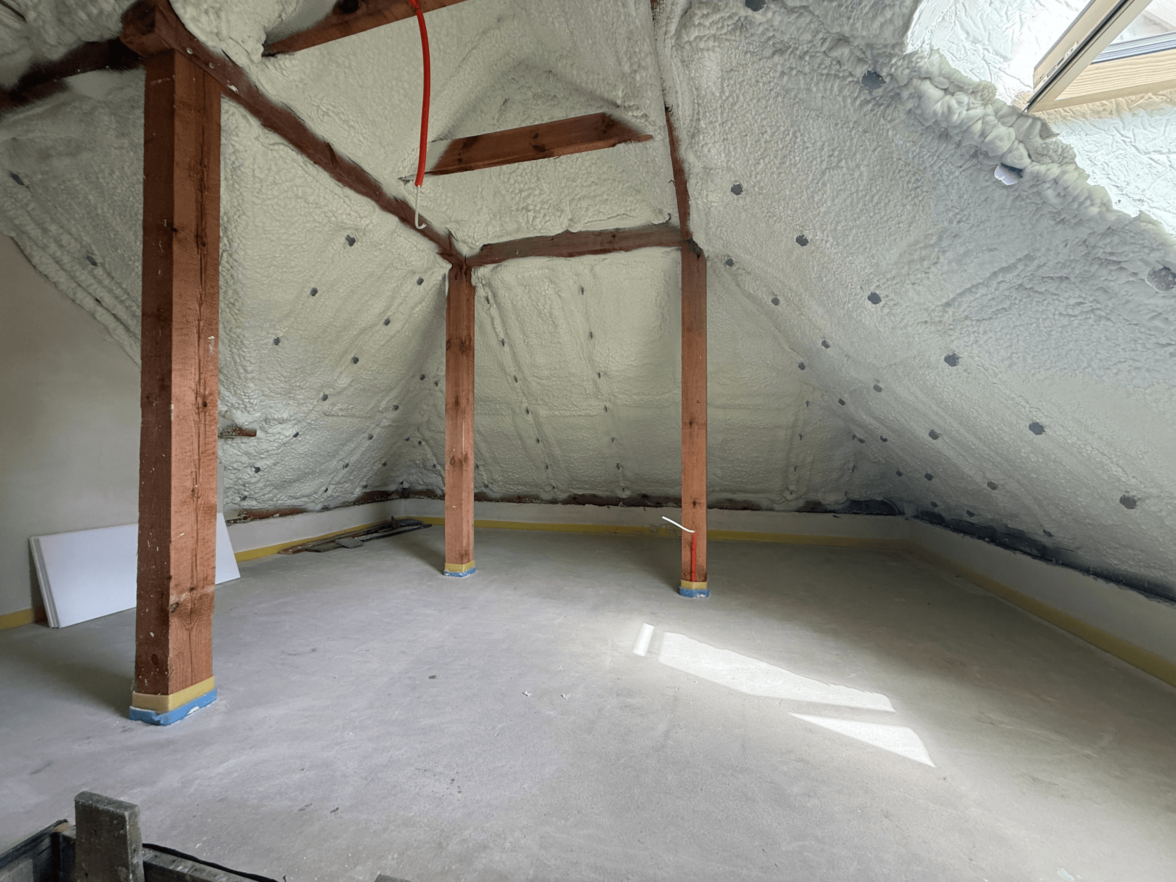 ocieplania poddaszy pianką